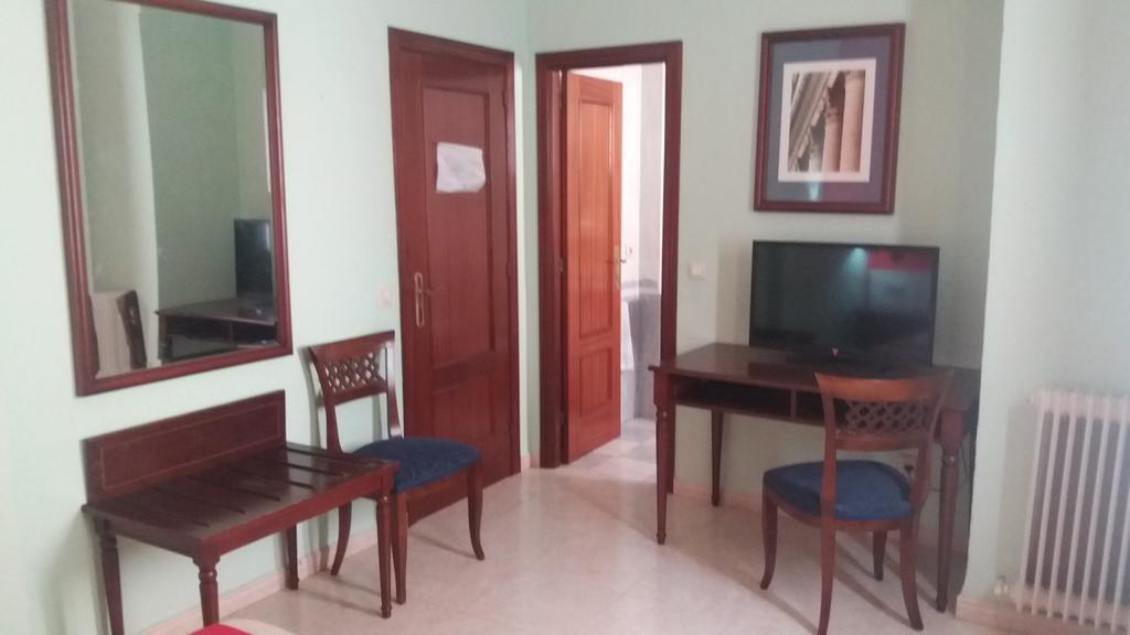Hotel Nuevo Ara Caces Екстериор снимка