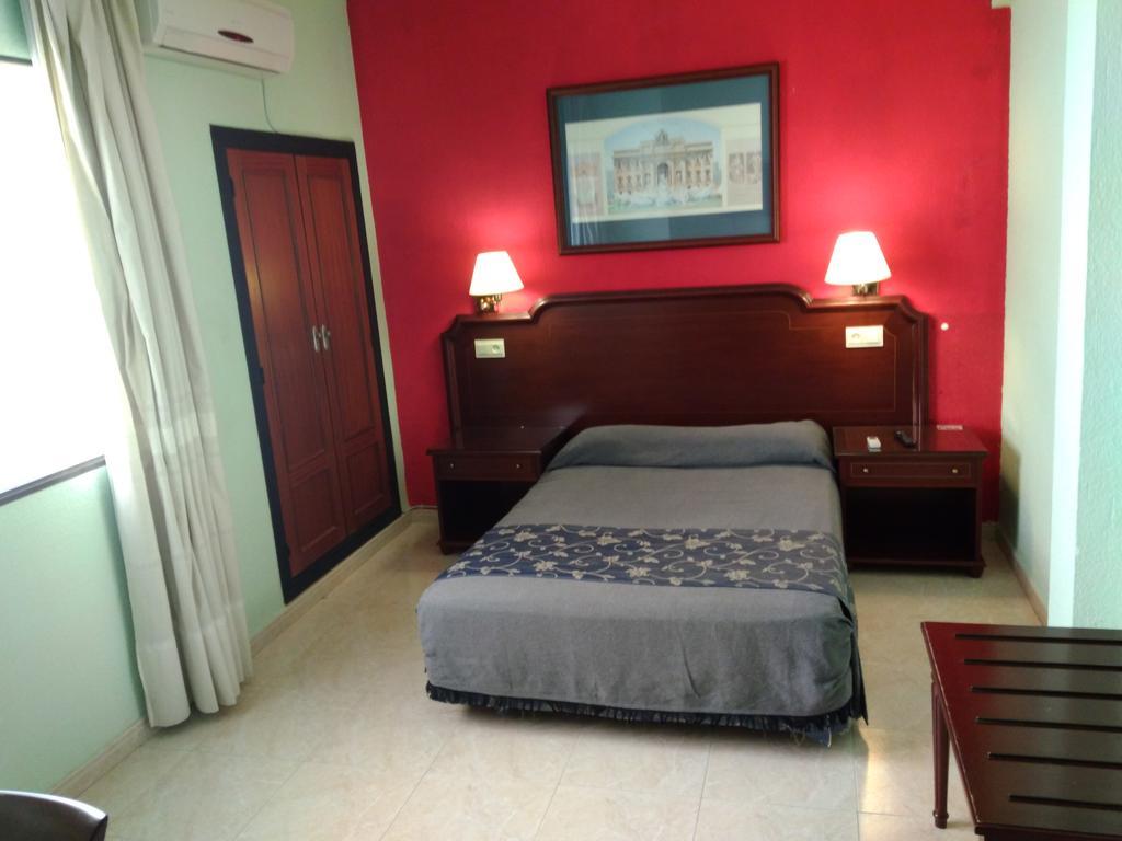 Hotel Nuevo Ara Caces Екстериор снимка