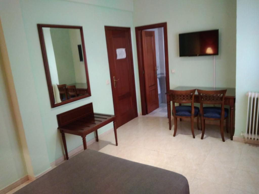 Hotel Nuevo Ara Caces Екстериор снимка