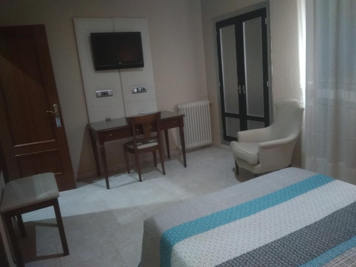 Hotel Nuevo Ara Caces Екстериор снимка