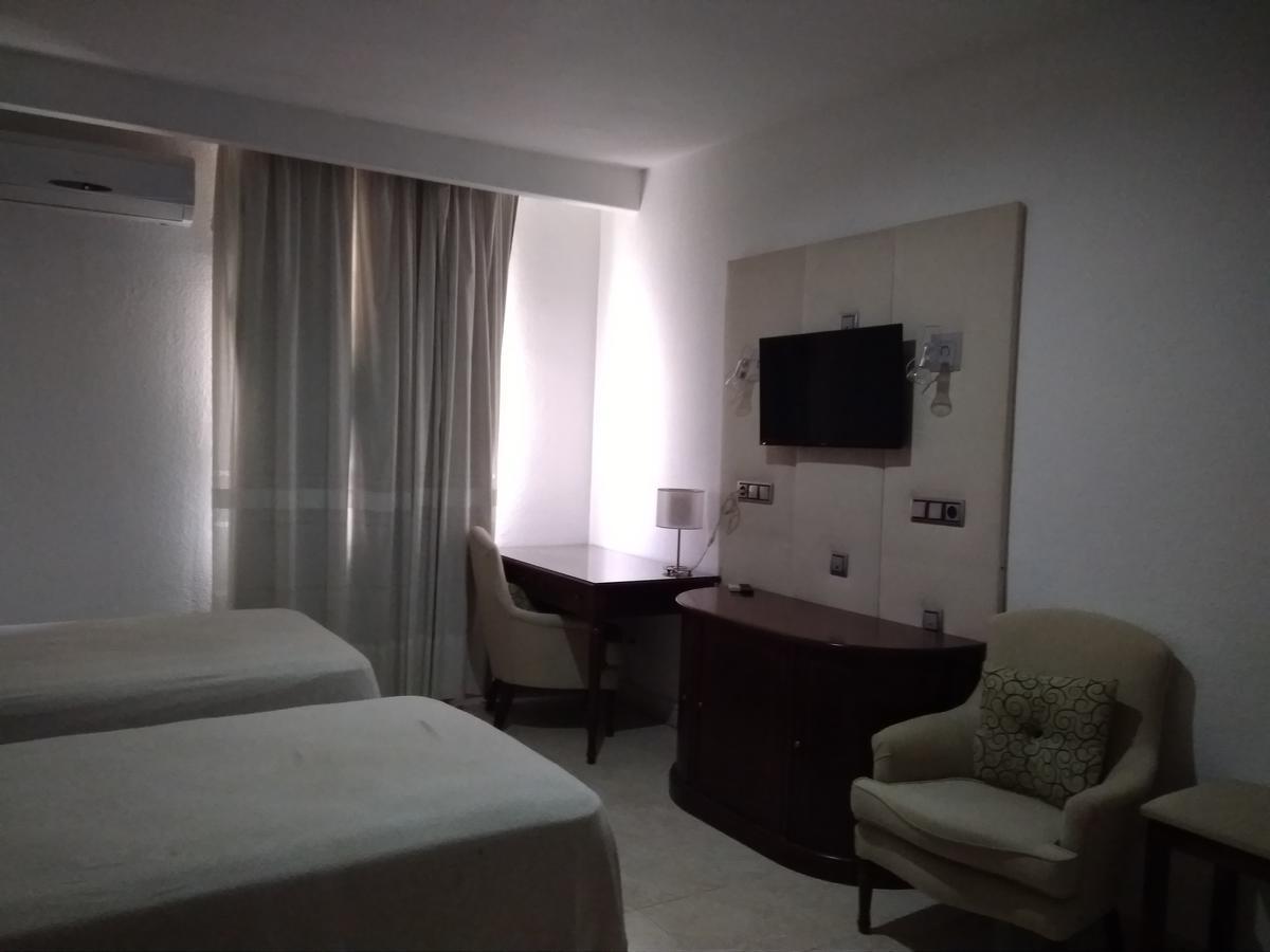 Hotel Nuevo Ara Caces Екстериор снимка