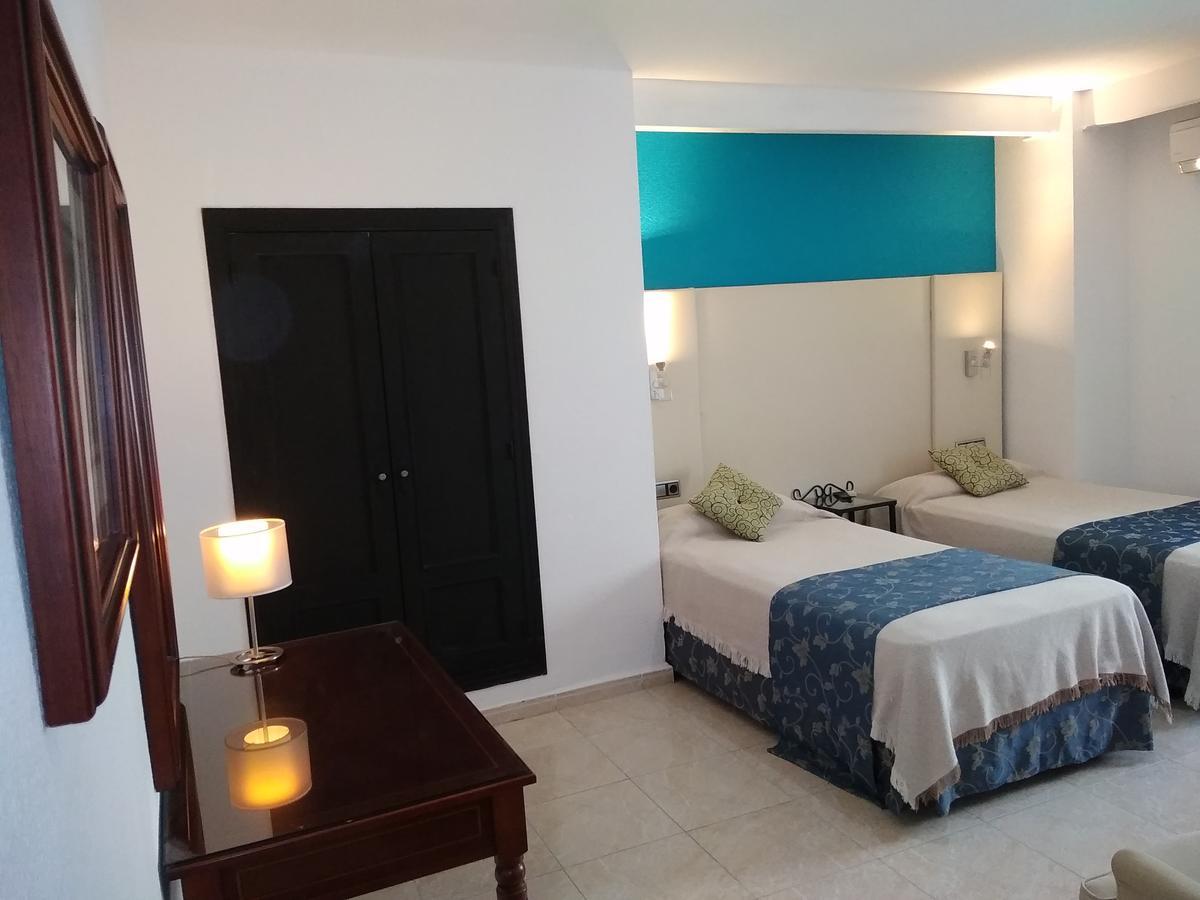 Hotel Nuevo Ara Caces Екстериор снимка