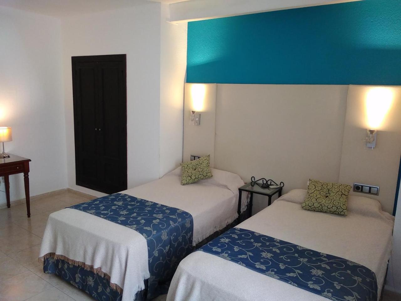 Hotel Nuevo Ara Caces Екстериор снимка