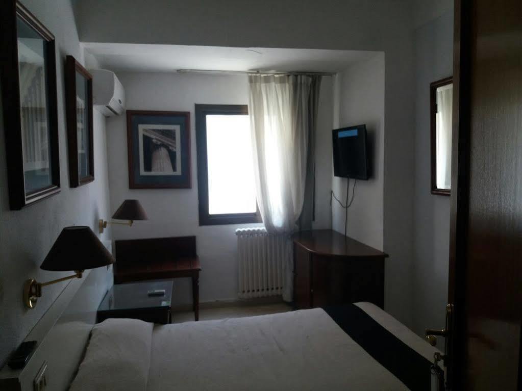 Hotel Nuevo Ara Caces Екстериор снимка