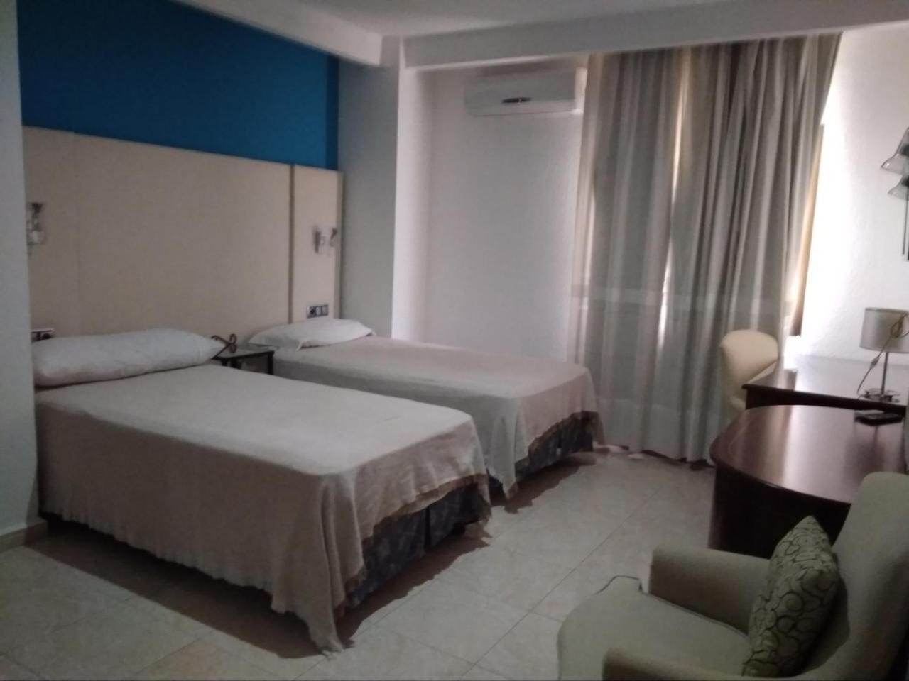 Hotel Nuevo Ara Caces Екстериор снимка