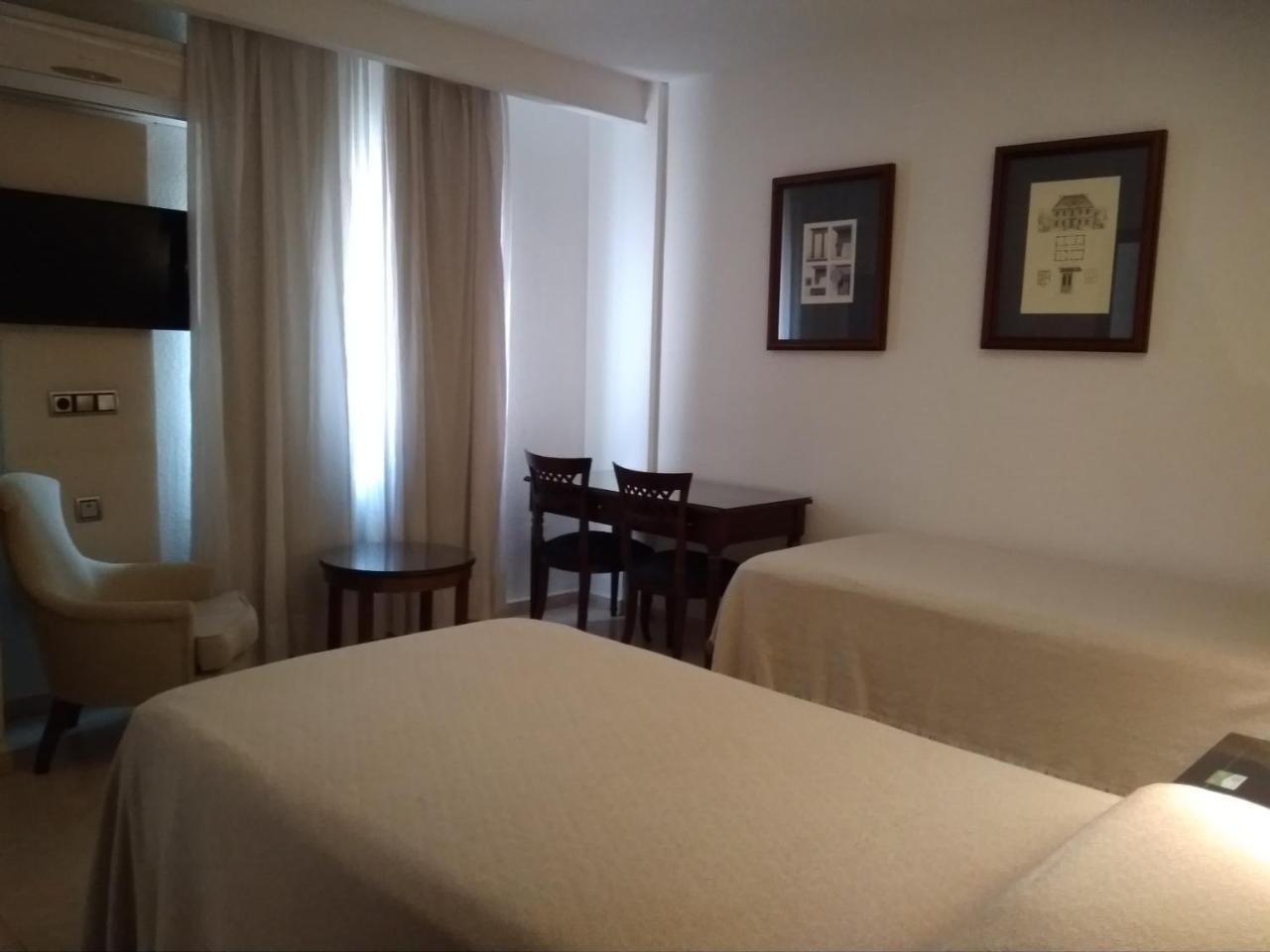 Hotel Nuevo Ara Caces Екстериор снимка