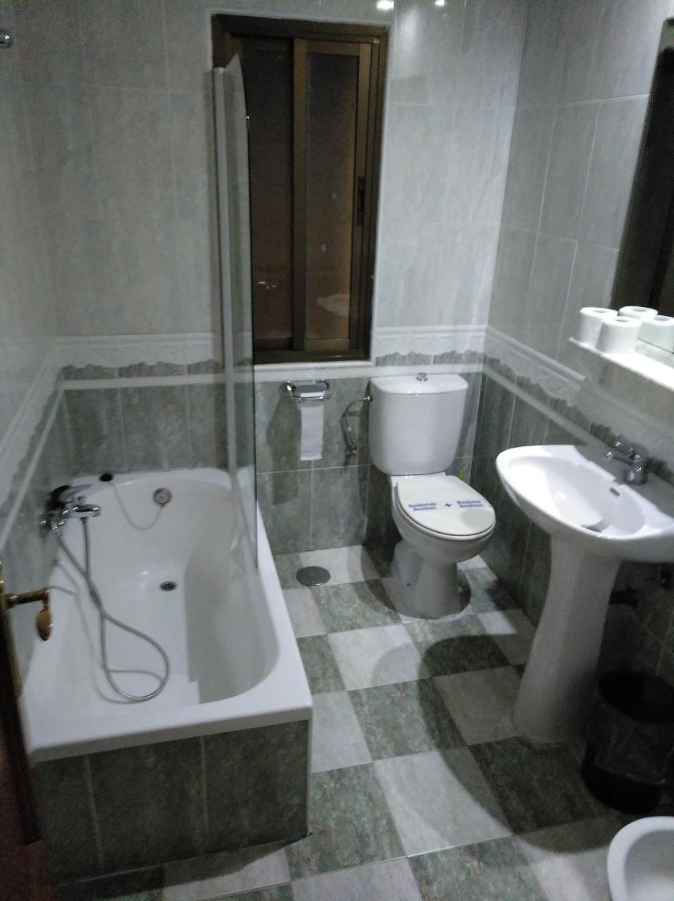 Hotel Nuevo Ara Caces Екстериор снимка