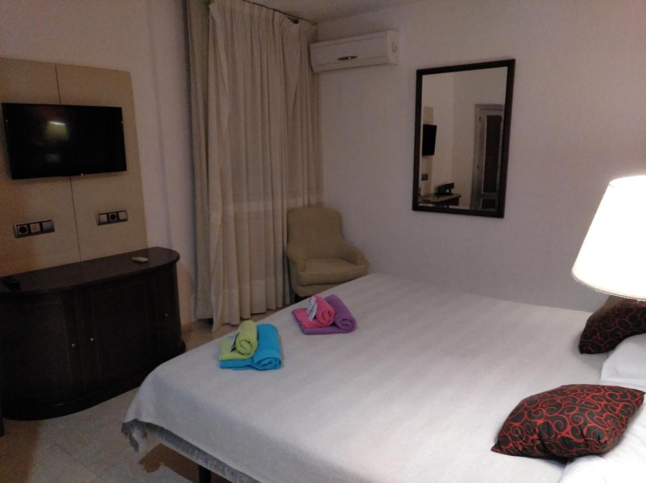 Hotel Nuevo Ara Caces Екстериор снимка