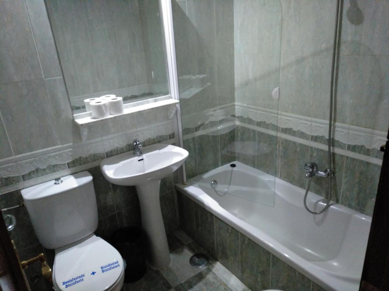 Hotel Nuevo Ara Caces Екстериор снимка