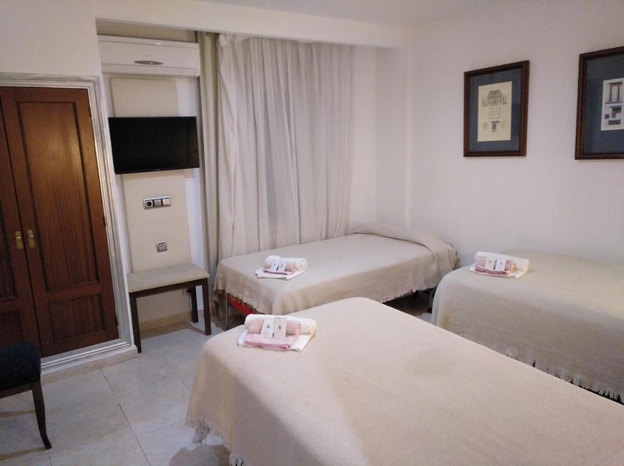 Hotel Nuevo Ara Caces Екстериор снимка