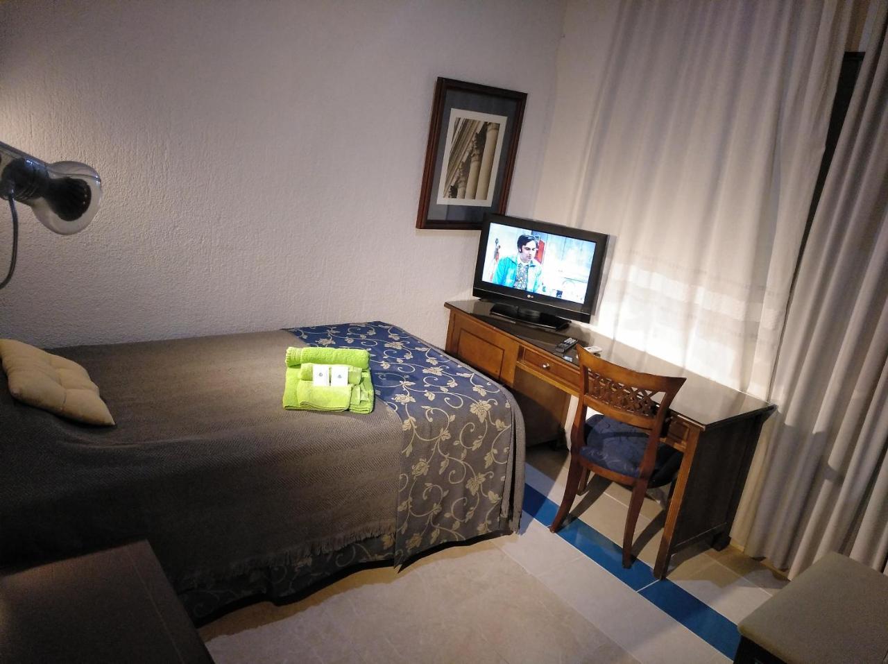 Hotel Nuevo Ara Caces Екстериор снимка